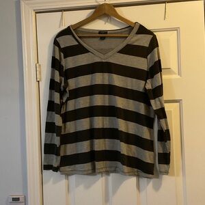 Striped Long Sleeve V-Neck Top